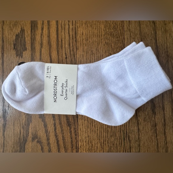 Nordstrom 3-Pack White Quarter Socks 9-11 NWT 2 Packs - Picture 2 of 4